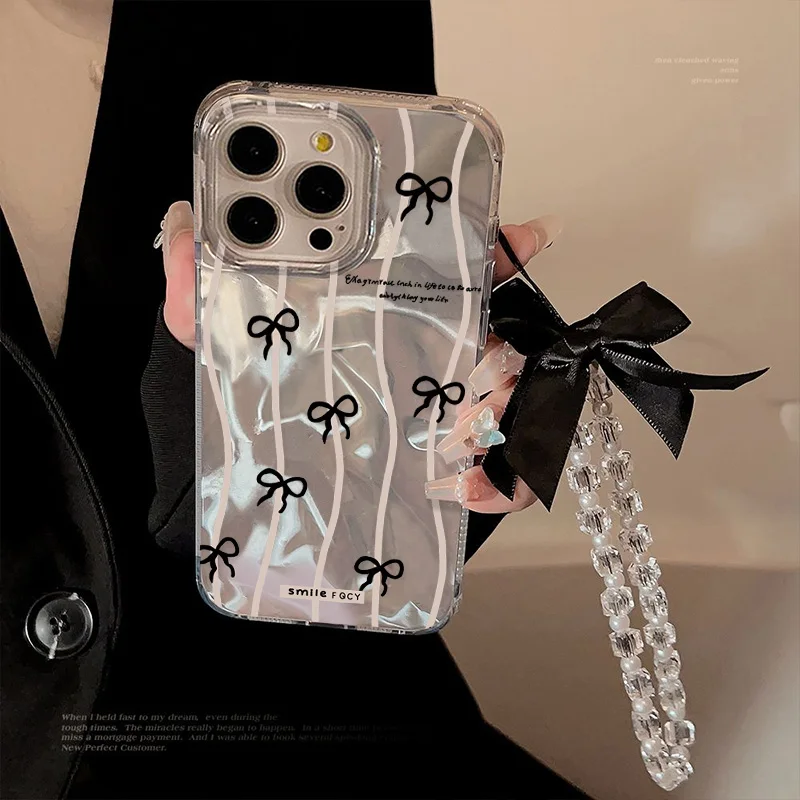 Simple Black Bow-Kn…