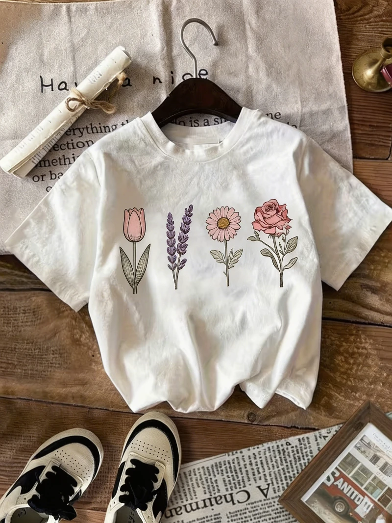 Vintage Wildflower Lineup Print T-shirt Delicate Botanical Graphic Short Sleeve Tops Women Casual  Streetwear Daily Wear Tee