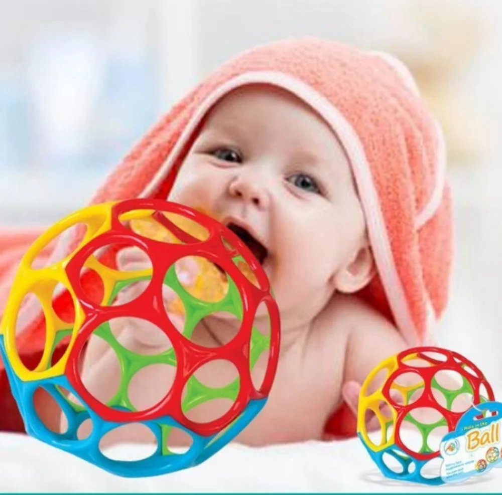 Weicher Baby-Greifball mit Glocke, Frühförderungsspielzeug, sensorisches Lernspielzeug, zufällige Farbe – Detail 4
