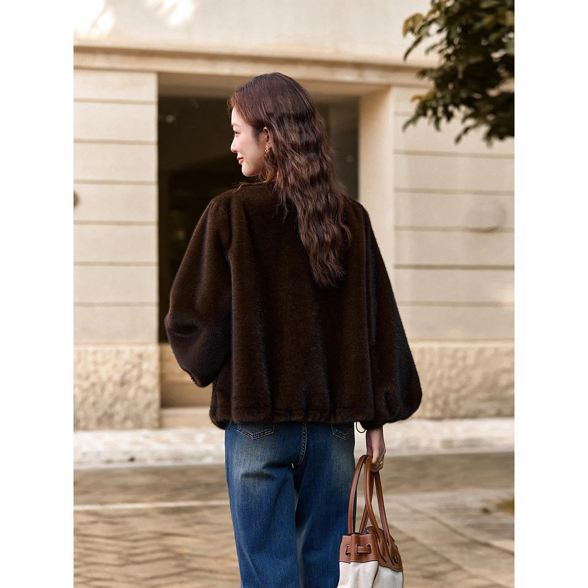 VIMLY Luxury Women's Faux Fur Coats 2025 French Solid Lantern Sleeve Plush Outerwears Round Neck Warm Lady Winter Clothes 30586