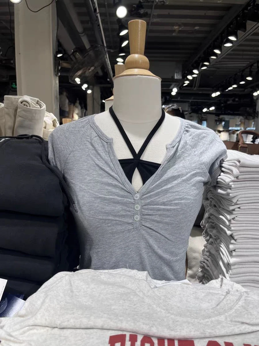 8 Solid Colors Slim T-shirt Woman Summer Three Buttons Folds V-neck Short Sleeve Tshirt Cotton Simple Basic Tee Shirts Y2k Top