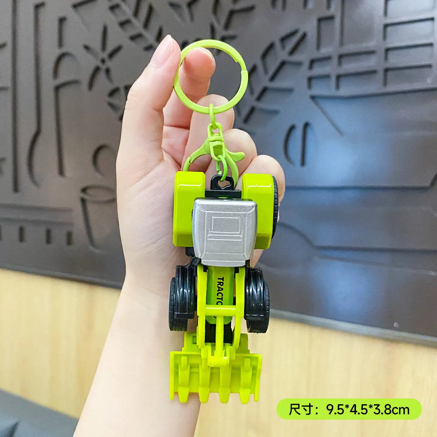 Mini Alloy Grass Harvesting Truck Soil Compactor Toy Keychain For Kids Cute Inertia Engineering Vehicle Pendant Boy Small Gift
