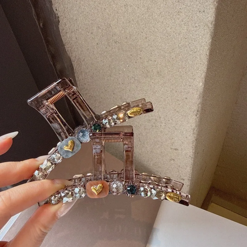 

Легкая роскошная заколка для волос в корейском стиле с разноцветными стразами и сердечком, большая, нескользящая, с эффектом цветного чая