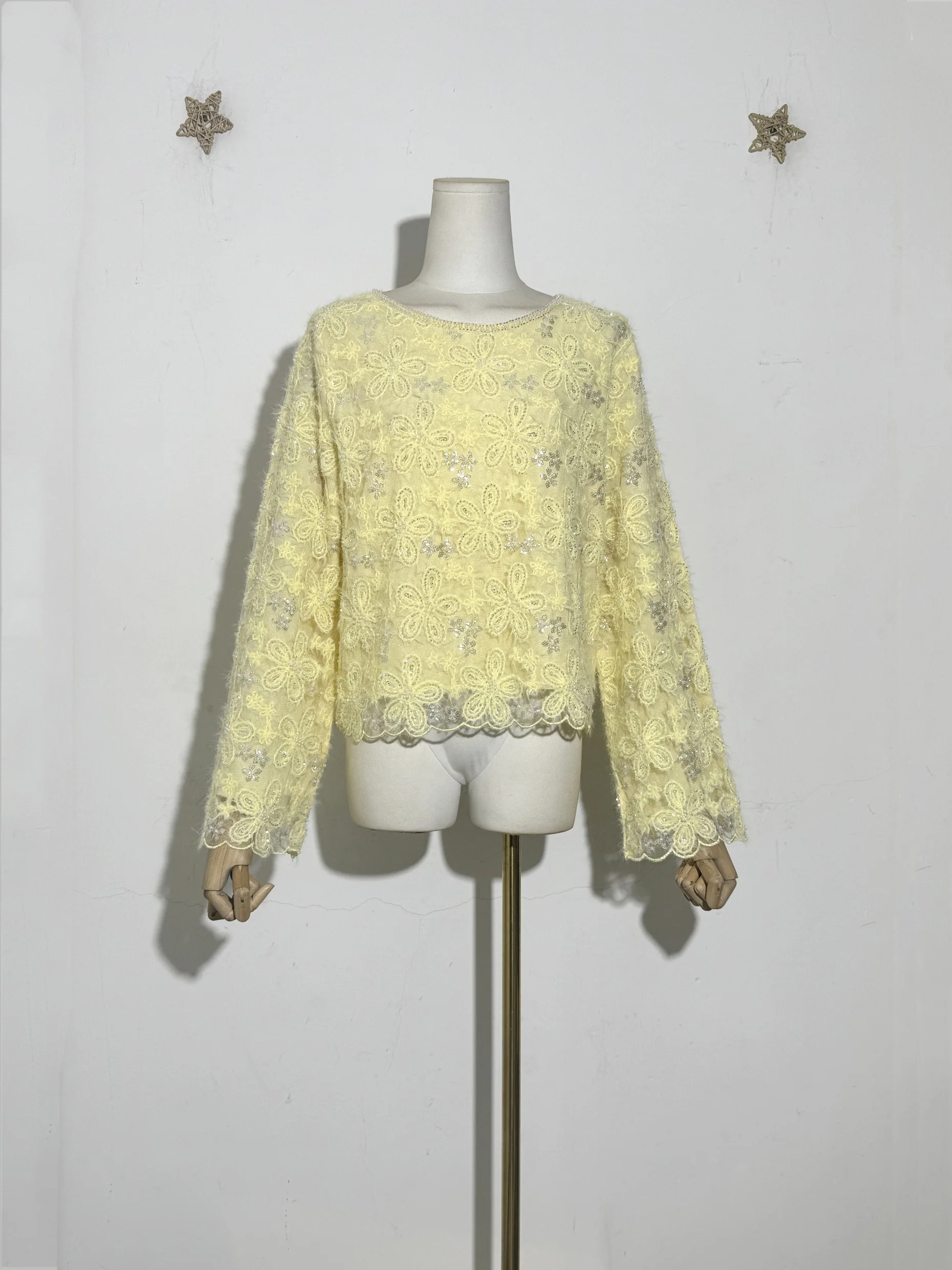 

New Multiple Colors French Style Fluffy Lace O-Neck Long Sleeve Women Top Sequin Pearl Bead Embellishment Pullover Blouse Shirt