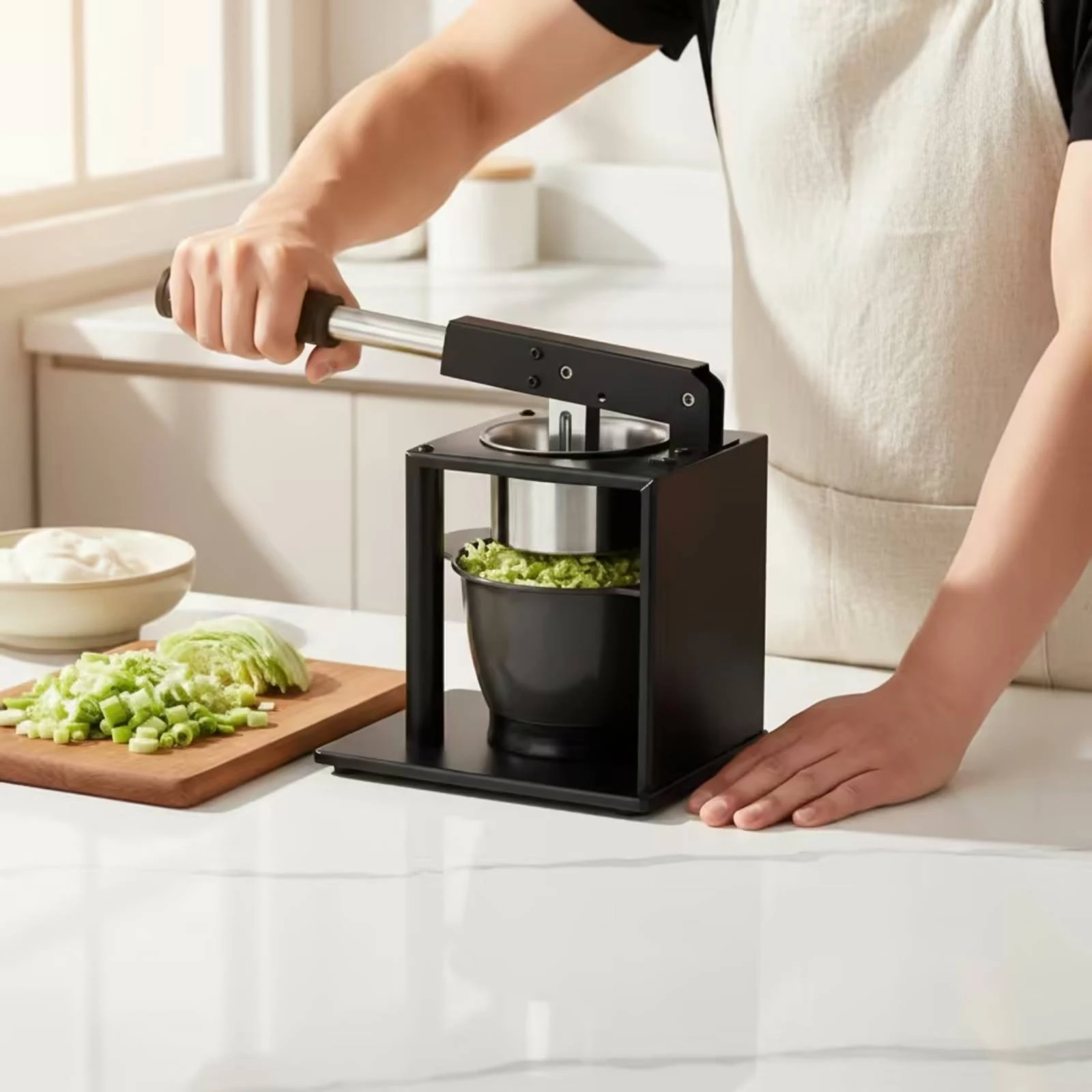 Stainless Steel Press Juicer Easy to Use Manual Juicer with Lever Citrus Press Long-Lasting Mess-Spill-Proof for Juice Lovers