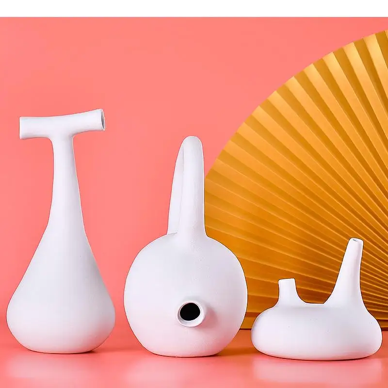 

Креативная белая абстрактная керамическая ваза, ваза неправильной формы, художественное украшение стола, украшение для гостиной, украшение для дома в европейском стиле