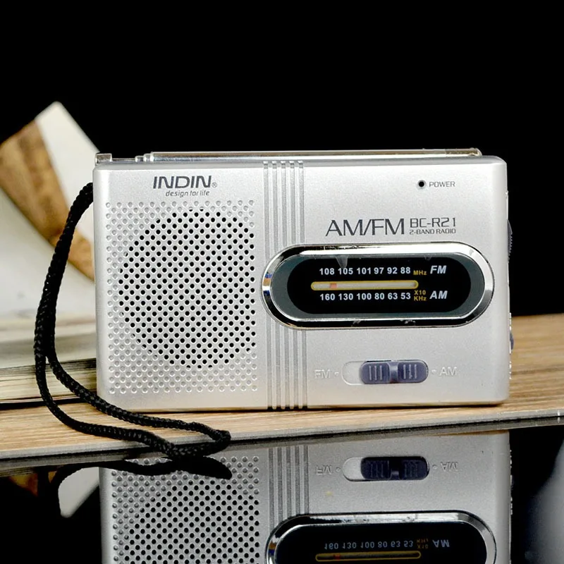 

Built-in Speaker with a Standard 3.5MM Headphones Handheld Lightweight Ultra Thin BC-R21 Portable AM FM Radio Receiver Player