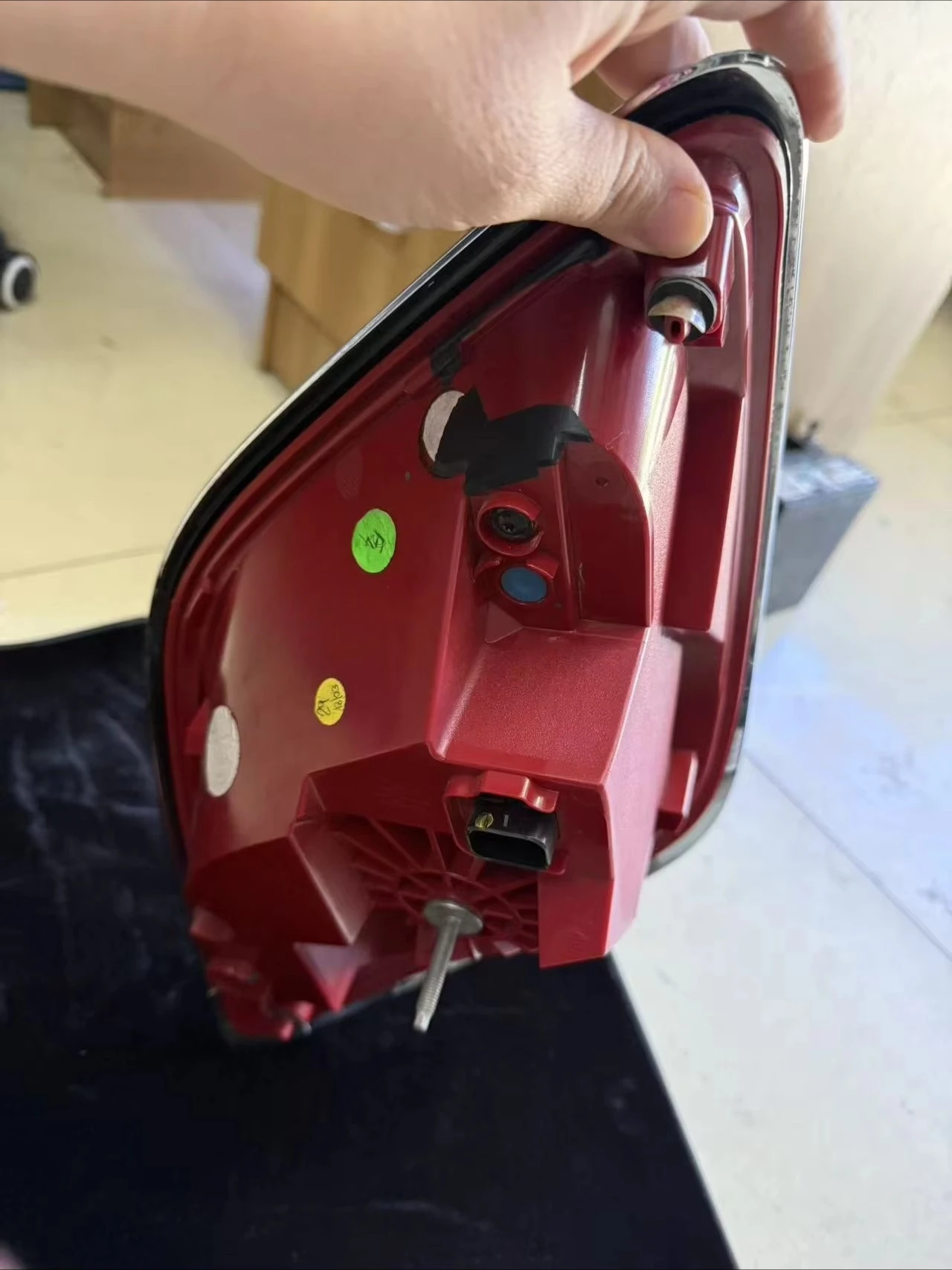 for Rolls Gust RR4 Right Rear Tail Light - Red Base Color 63217488194