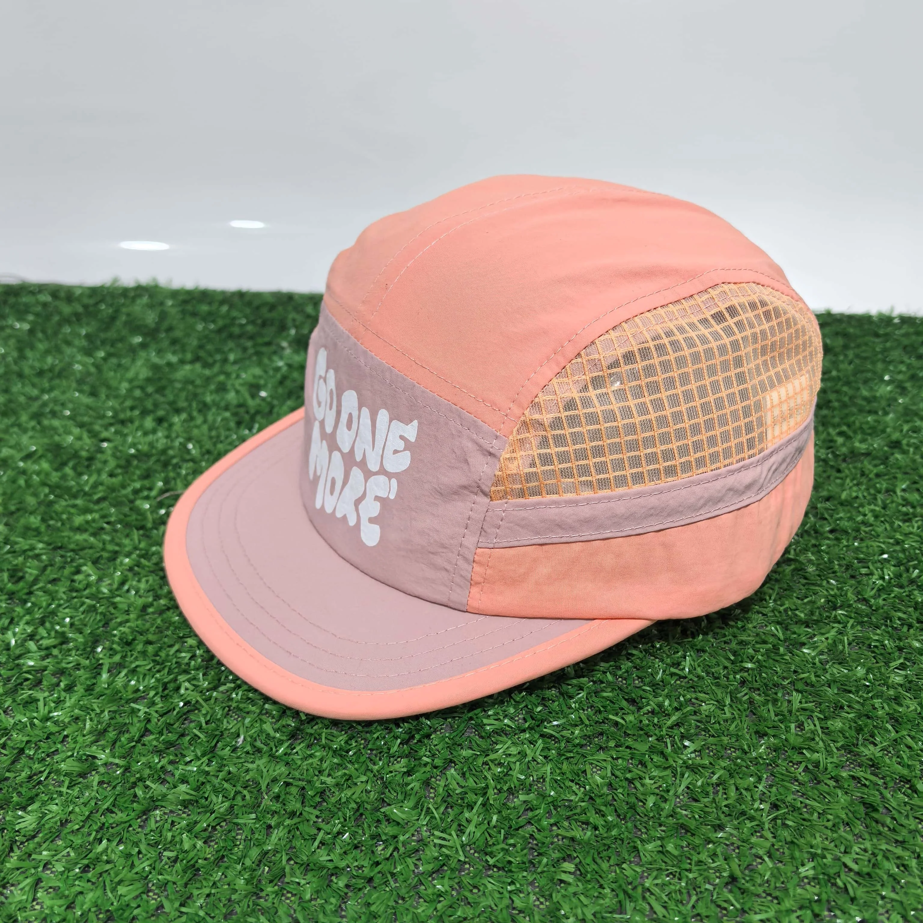 Bestseller GO ONE MORE Buchstaben-Print 5-Panel-Kappe Schnell Trocknende Mesh-Splicing Baseballkappe Outdoor-Sport Laufmützen für Männer und Frauen – Detail 9