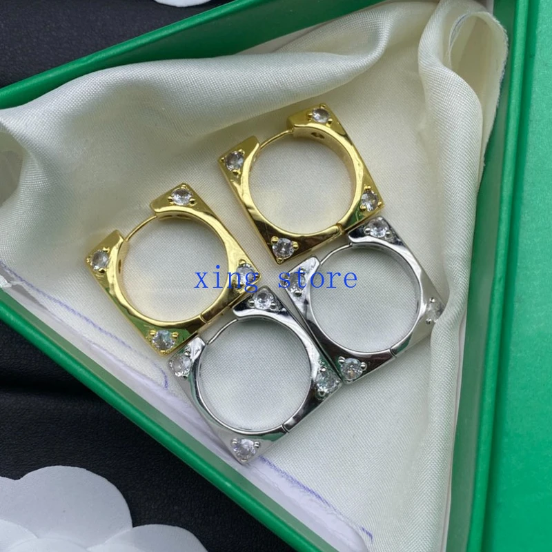 

2024 Fashion New Hip Hop Rock Neutral Style Round Cut Crystal Inlaid Geometric Women's Earrings