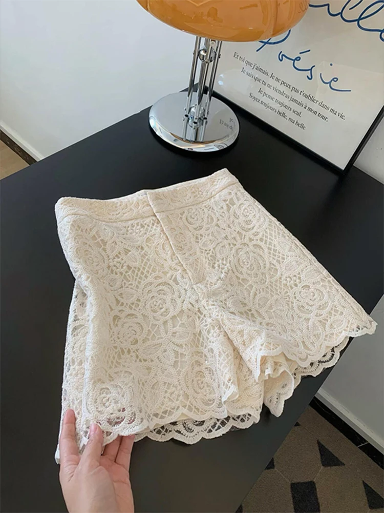 

2025 summer new popular fashion and versatile slimming lace patchwork design niche shorts women's wide leg pants