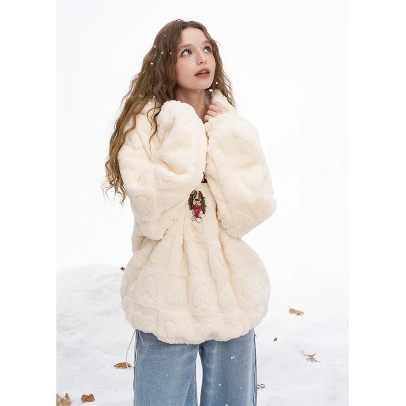 ELFSACK 2025 Winter New Arrivals Y2K Casual Loose Heart Plush Solid Letter Dog Graphic Hooded Sweatshirt For Women