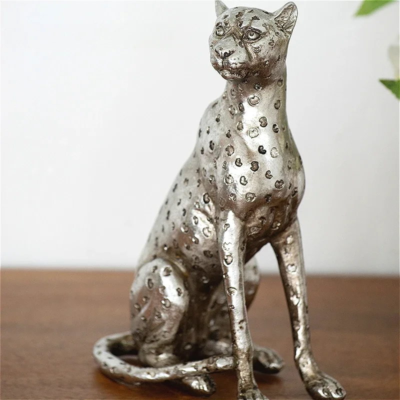 American Vintage Animal Cheetah Decoration, Resin Porch Study Office Creative Decoration Interior Display Home Holiday Gifts