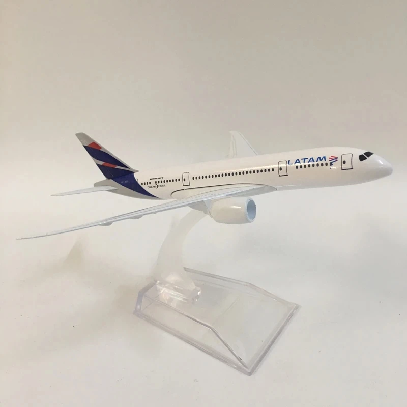 16cm Latam Airlines B787 Airbus 1:400 Scale Airline Die-cast Alloy Metal Airplane Model Toys with Standv