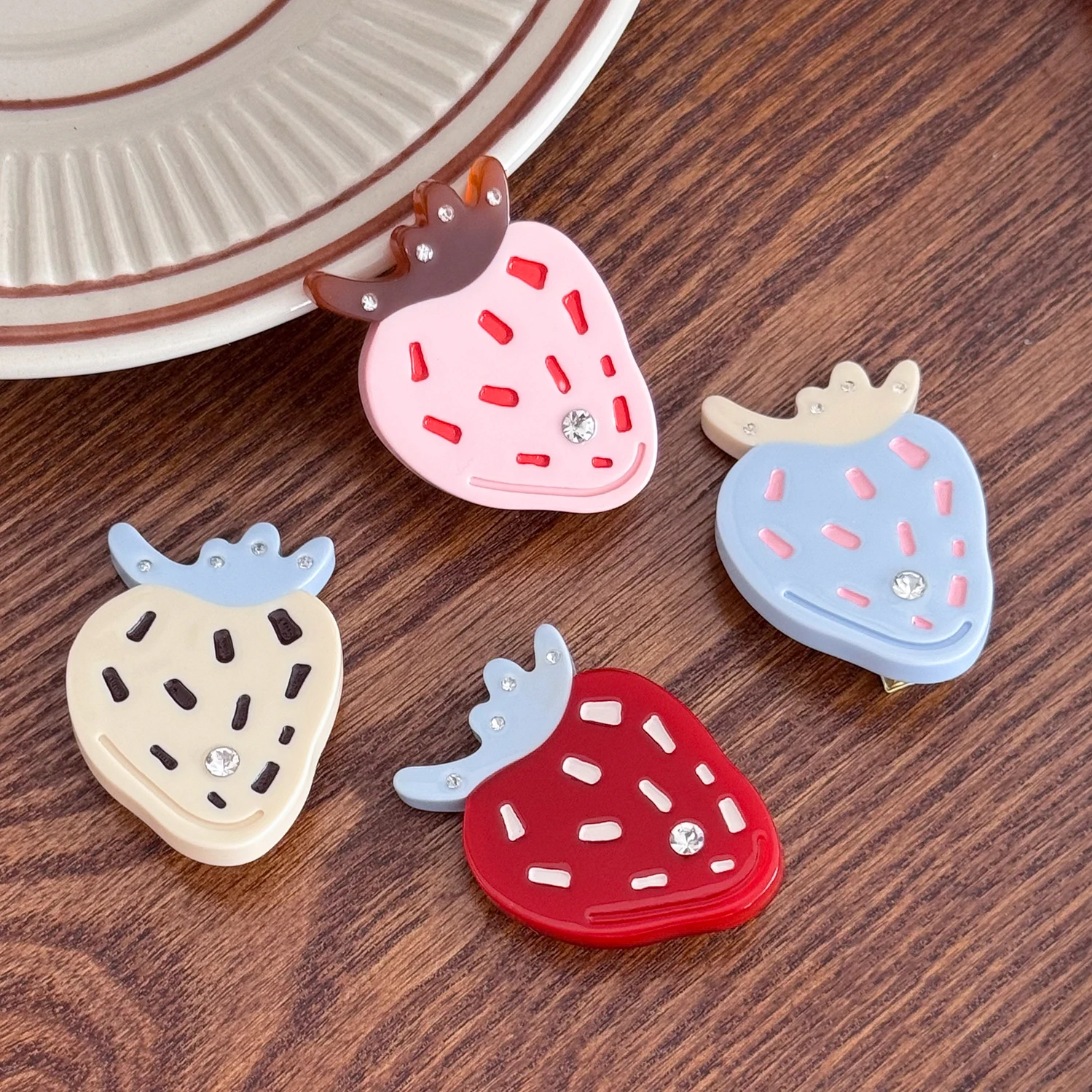 

Dowell Cute Cream Strawberries, Acetate Hairpins, Cartoon Duckbill Clips