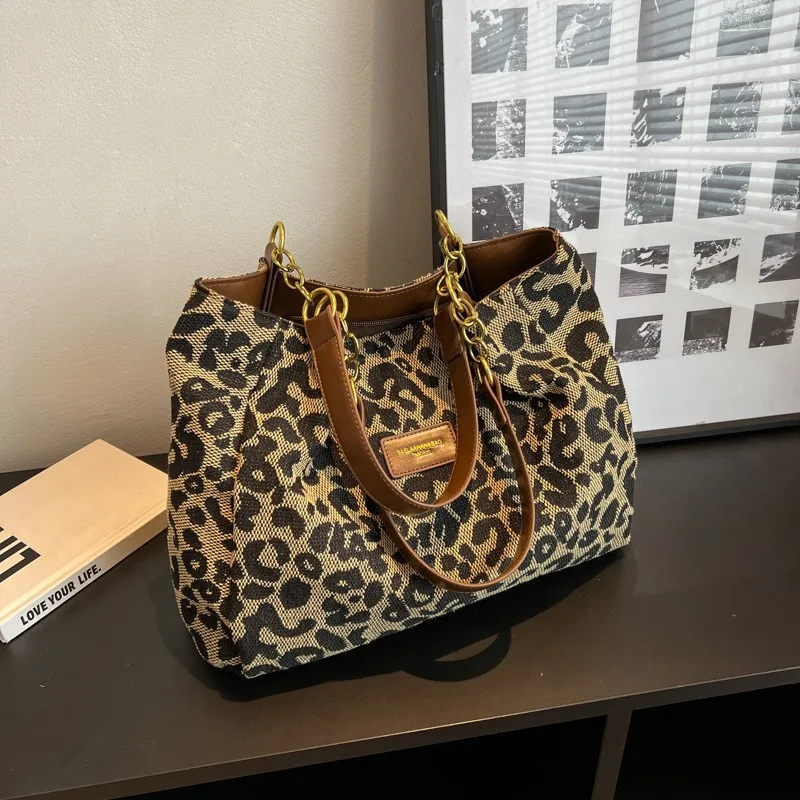 Meistverkaufte Damentasche, Retro-Leopardenmuster, einzelne Achselhöhlen-Umhängetasche, Einkaufstasche mit großer Kapazität, tägliche Handtasche für Frauen beim Einkaufen – Detail 5