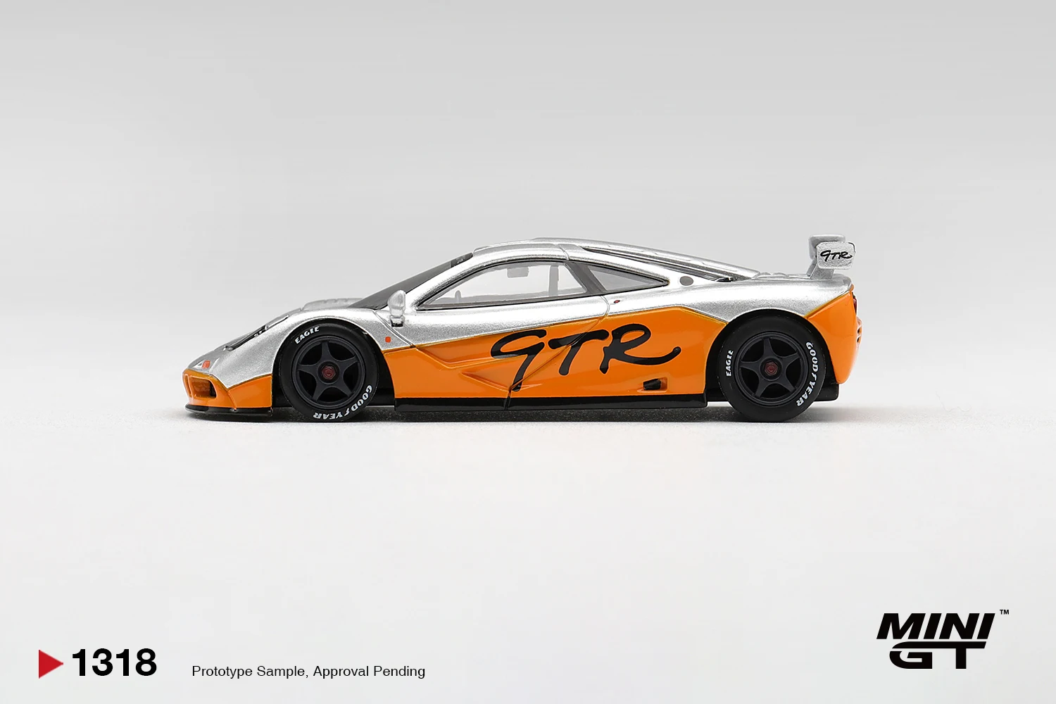 MINIGT 1/64 McLaren F1 GTR 1995 Presentation / China Packaging MGT01318-CH Car Alloy  Motor Vehicle Diecast Model Kids Toys Boys - view 3