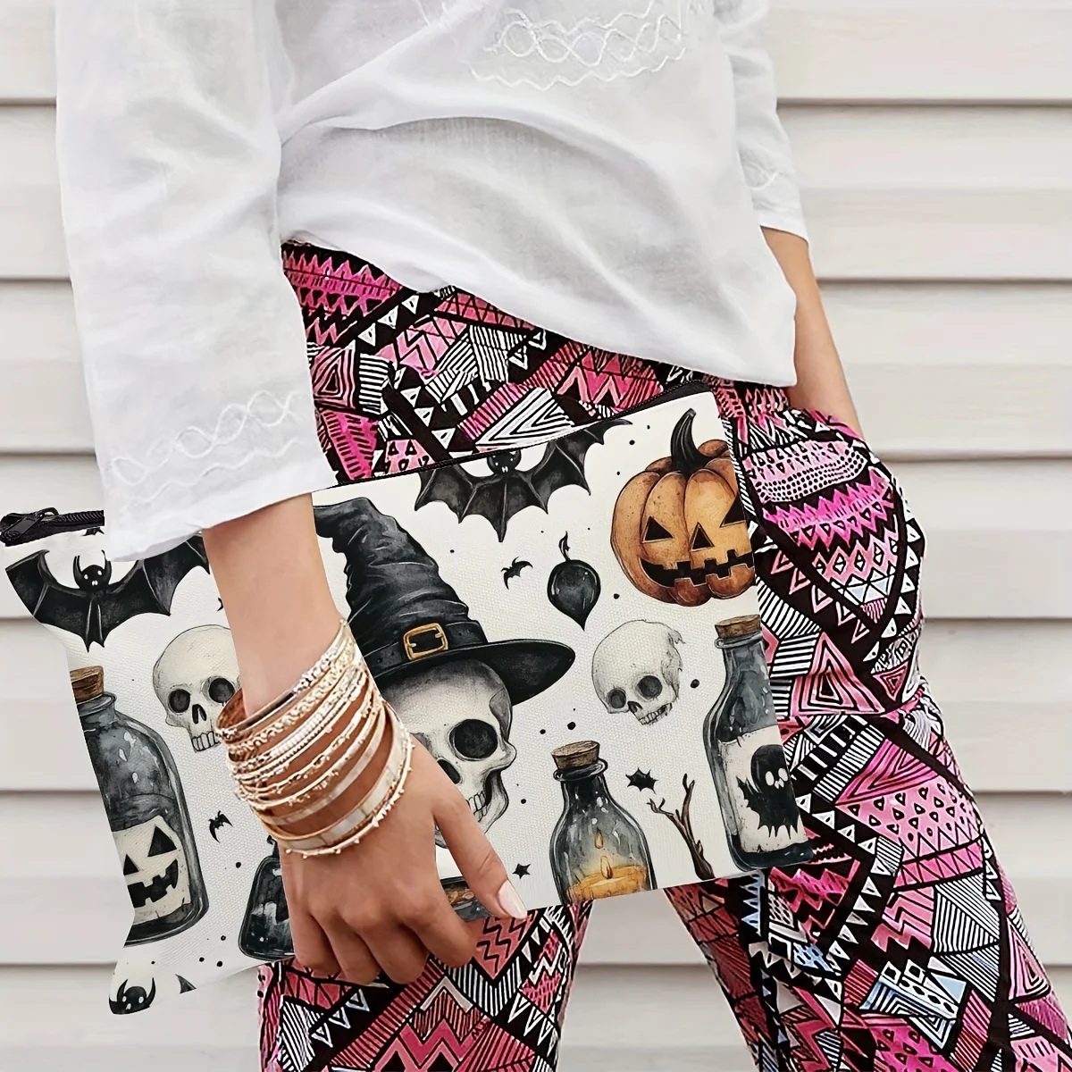 Chic Retro Skull Magic Hat Halloween Makeup Bag Spacious Travel Organizer with Zipper Perfect Gift for Women Fashion Storage Bag