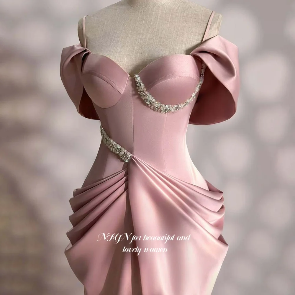 NFYN Abito da cerimonia speciale a sirena Abito da sera rosa con pieghe Perline Abito da festa con spalle scoperte per donna personalizzato