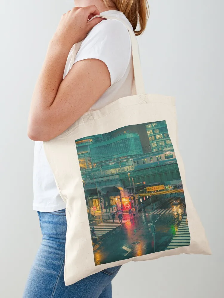 Rainy night in Neo Tokyo Matrix vibe with green and orange light reflection Tote Bag Portable shopping bag