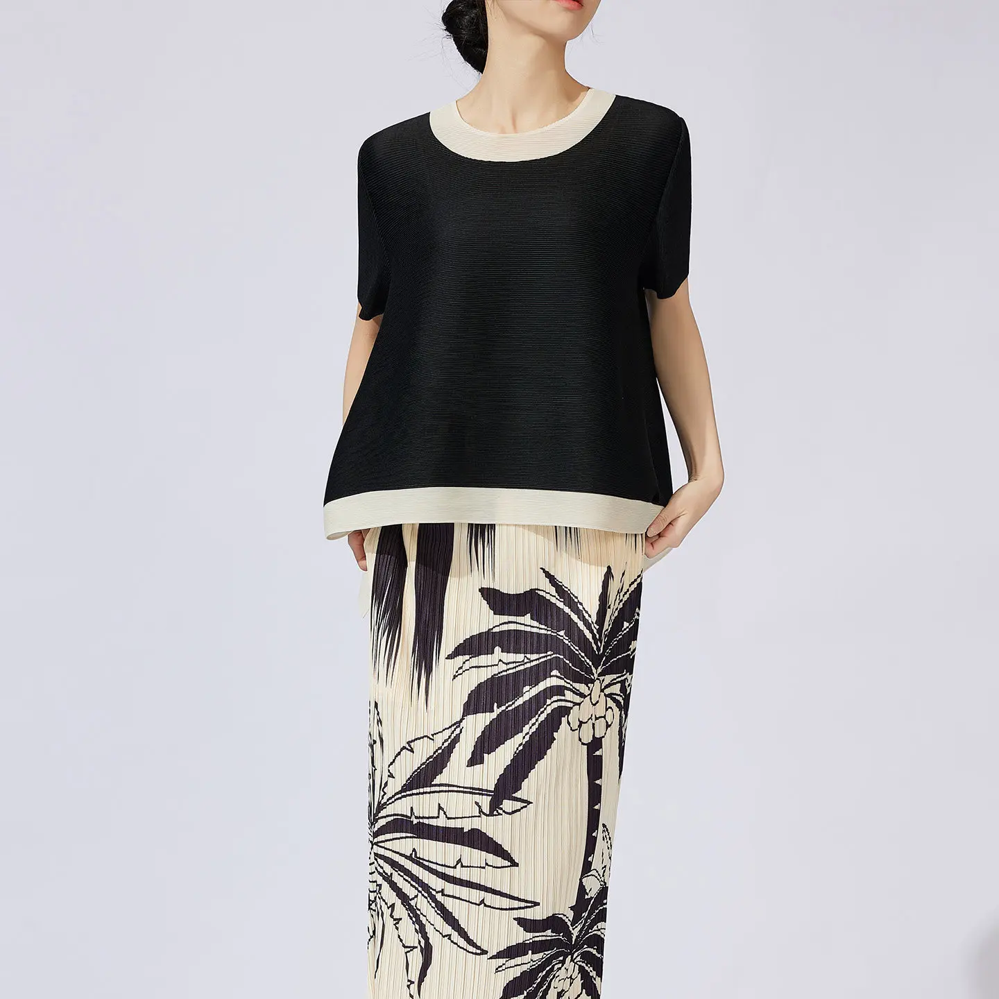 

Miyake Folds 2026 Spring Solid Color Short-sleeved Splicing Top Female Loose Thin Simple Versatile Elegant Comfortable T-shirt