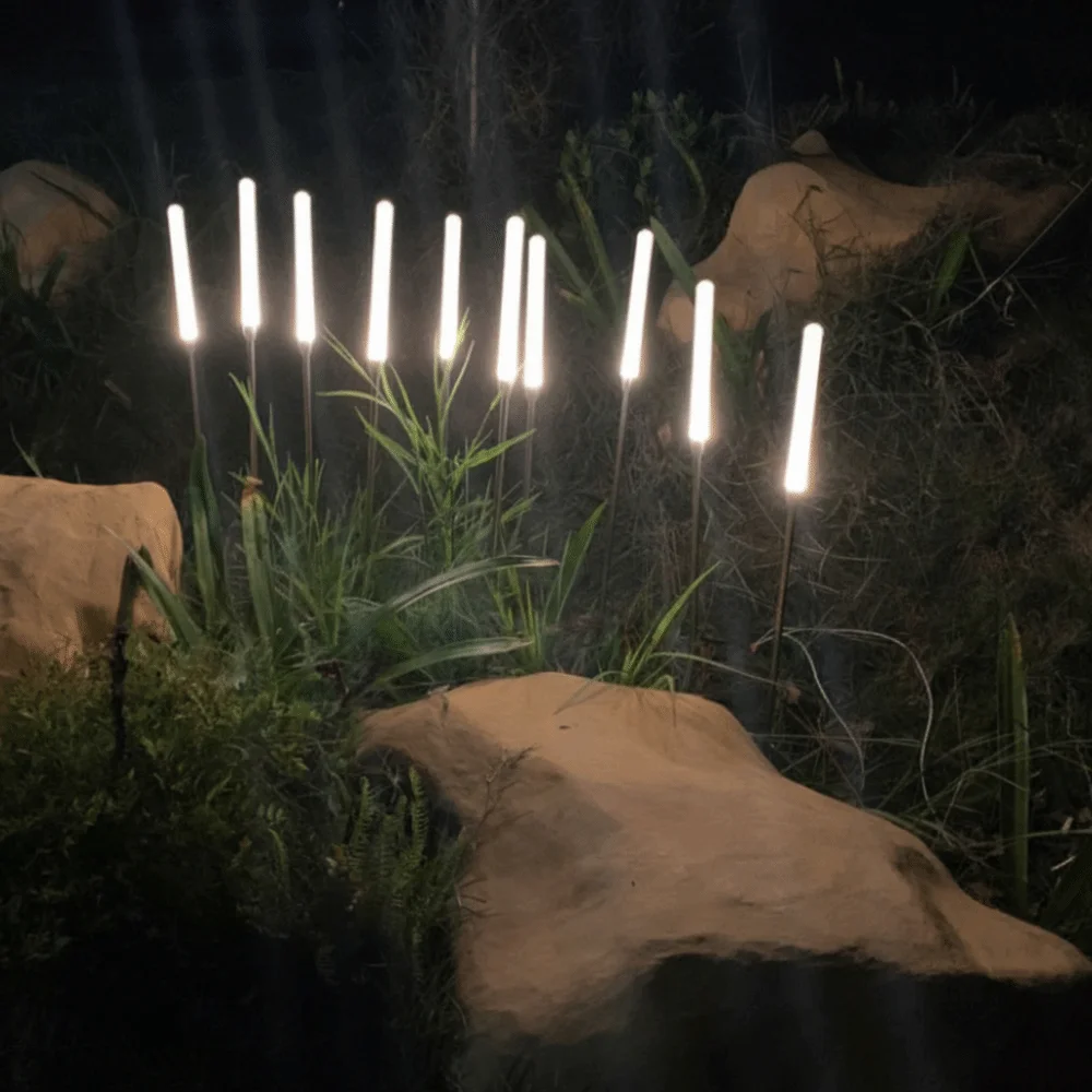 luminaria-de-jardim-led-a-prova-d'Agua-com-haste-de-acrilico-fosco-para-paisagismo-luz-de-chao-para-gramado-externo