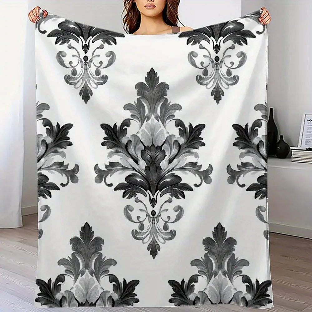Iris pattern emblem design digital-printed polyester Bedroom velvet flannel cover blanket Fleece soft cover blankets for beds