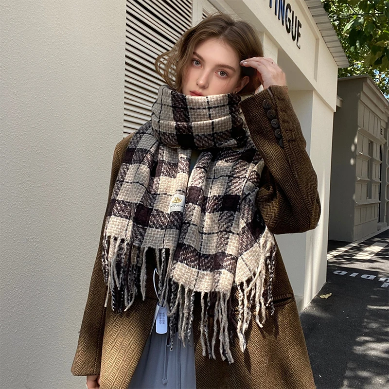 2024 Korean Vintage Style Color Block Plaid Woven Trench Scarf Women's Winter High-End Feel Warm Fringed Shawl Versatile