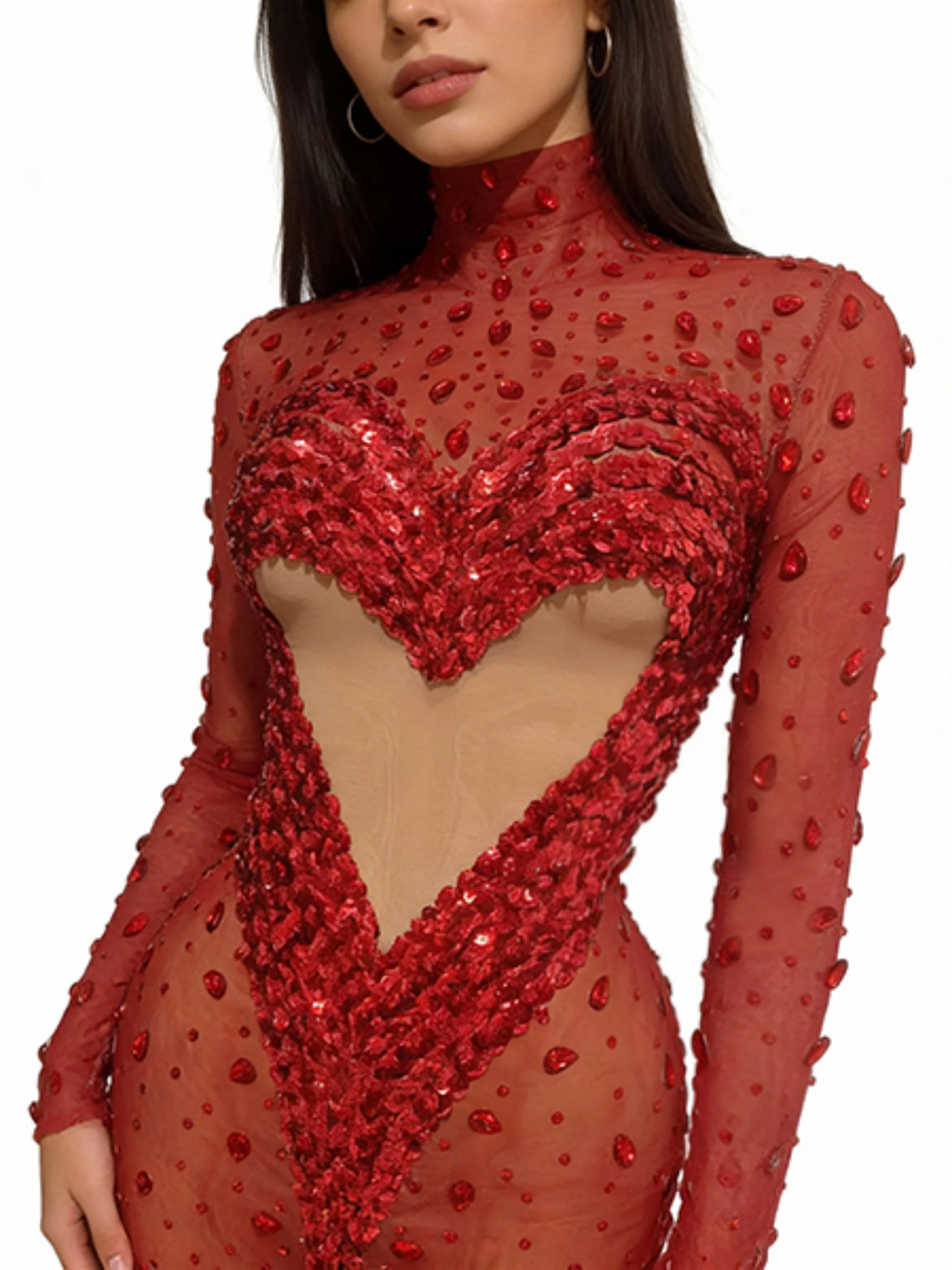 ชุดเดรสเลื่อมสีแดงระยิบระยับ ทรงหัวใจเว้า ผ้าตาข่ายซีทรู แขนยาว ประดับลูกปัด เหมาะสำหรับงานปาร์ตี้ งานเดท หรืองานอีเว้นท์ต่างๆ ให้ลุคที่ทันสมัย