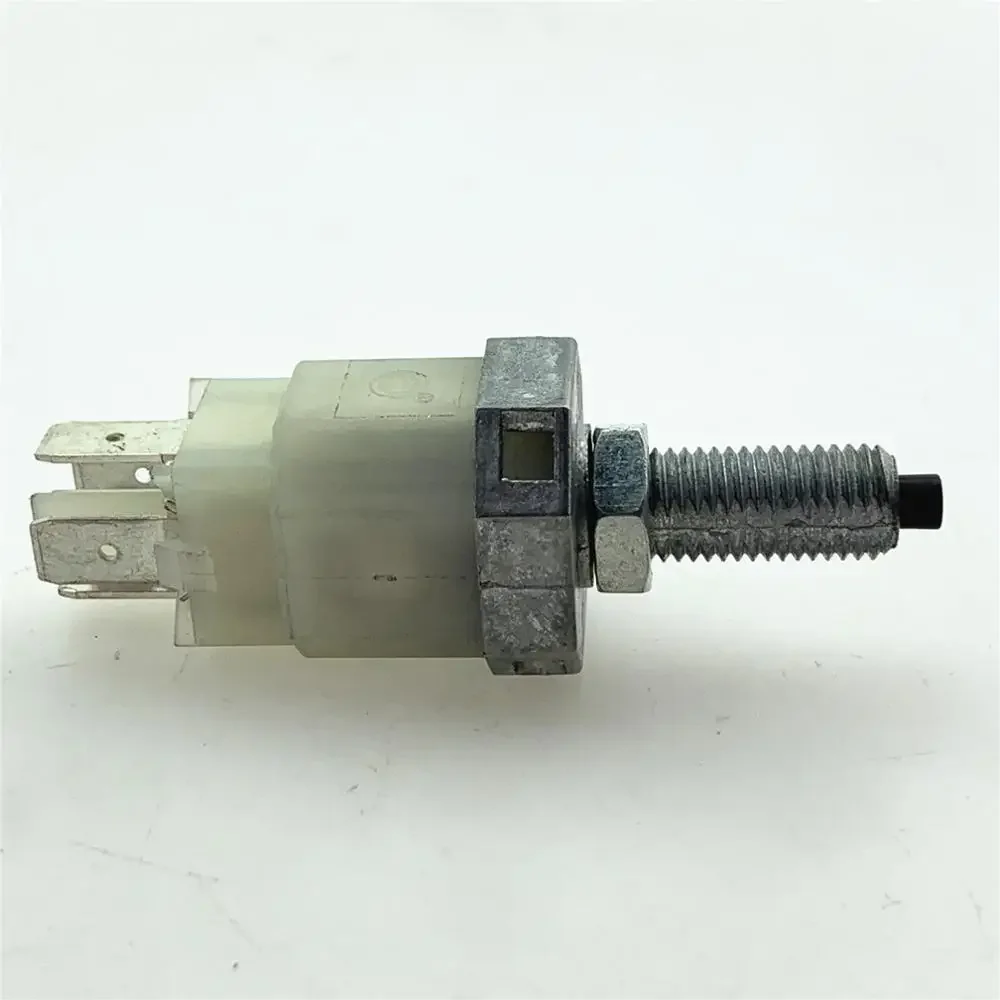 لشيري QQ QQ3 مفتاح ضوء فرامل السيارة مفتاح فرامل القدم مفتاح ضوء الفرامل #4