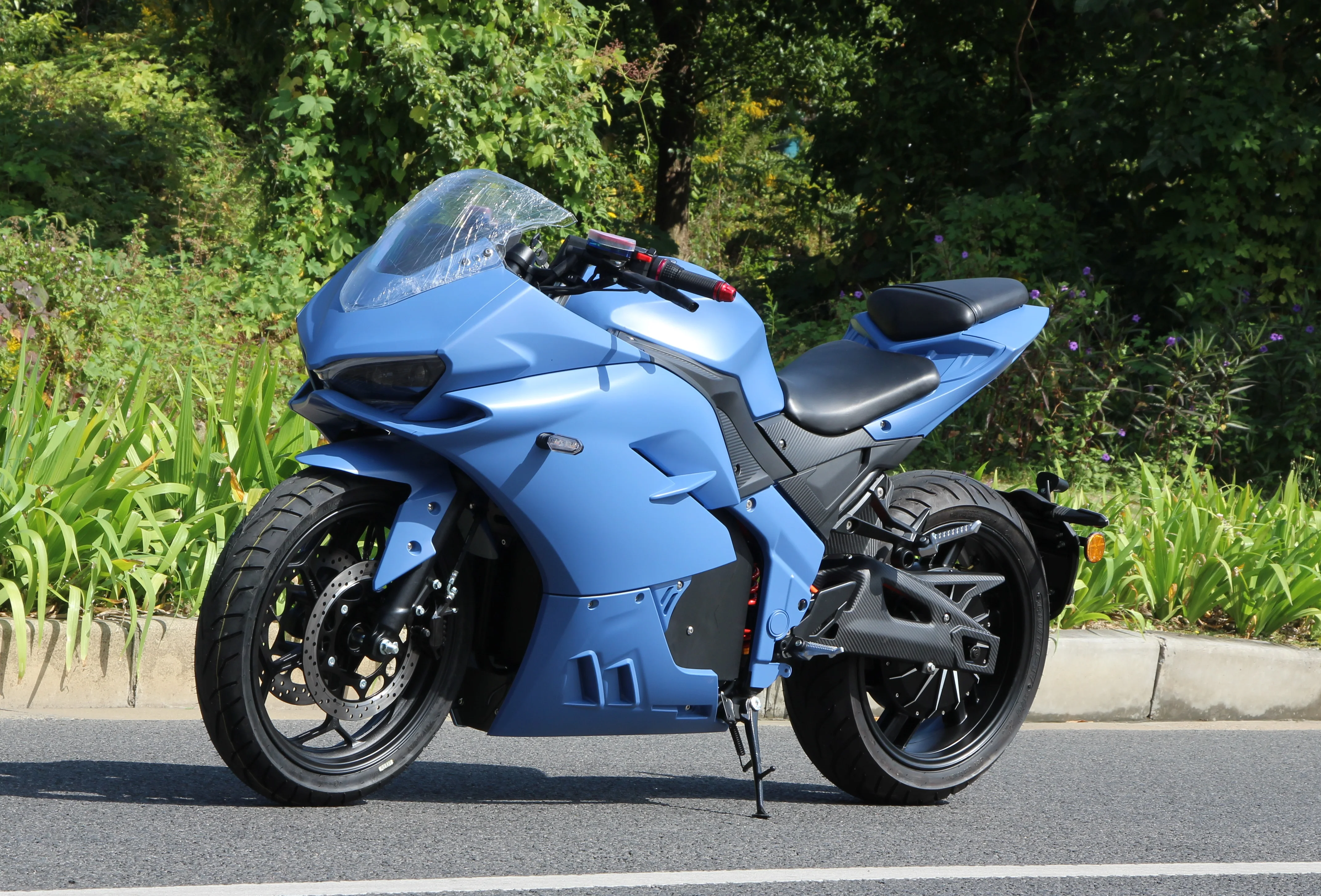 STLF 2026 New Style High-Performancer Electric Motorcycle 5000W Mid Mounted Chain Motor With72V80A Battery Battery Range