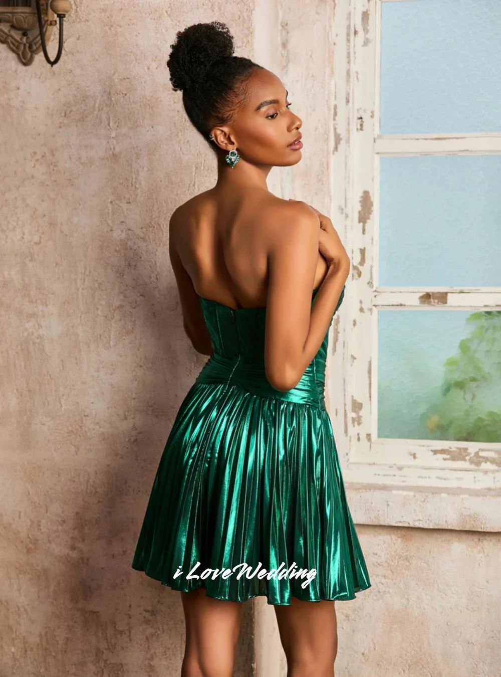 สีเขียวหวานใจชุดเดรส 2025 แขนกุดสายเดี่ยวคริส-ครอสเอ-ไลน์กระโปรงรัดตัวมินิปาร์ตี้ชุดที่กำหนดเอง