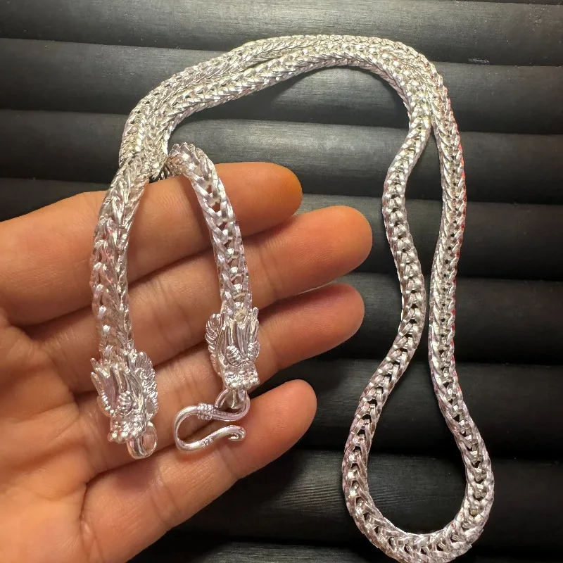 

2026 New Silver Double Loop Twisted Necklace, Minimalist Geometric Design, Fashion Personalized Unisex Jewelry for Men Wome