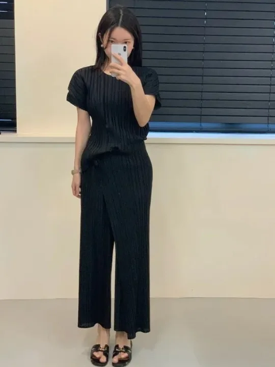Atasan Wanita Bergaris Retro atau Sve Celana Panjang Simpul Samping Desain Baru Musim Panas Set Dua Potong Pakaian Trendi Berkelas Ele