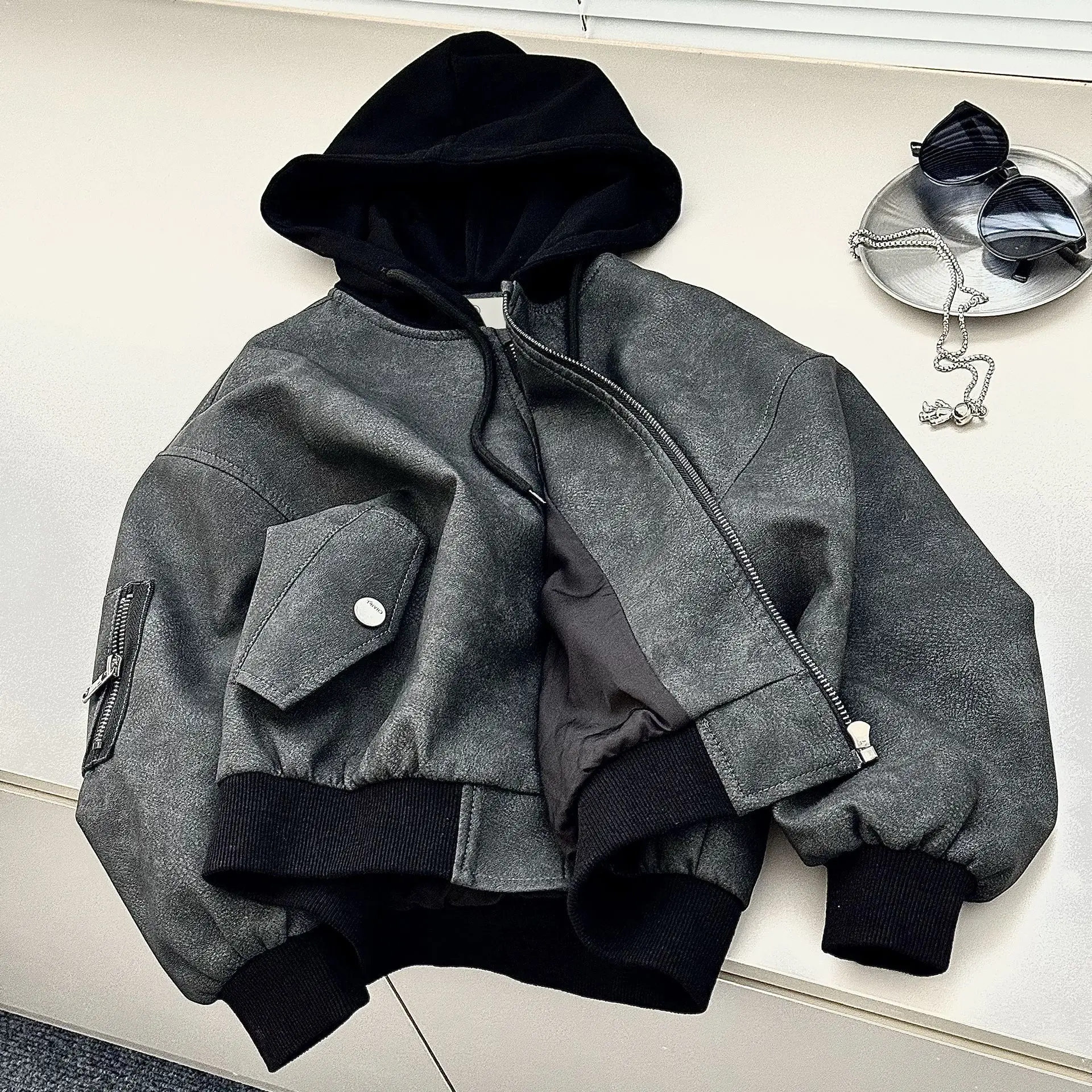 

Детская одежда, пальто для мальчиков, осеннее пальто в корейском стиле, новинка 2025, крутая кожаная куртка с капюшоном, свободное модное детское пальто по индивидуальному заказу