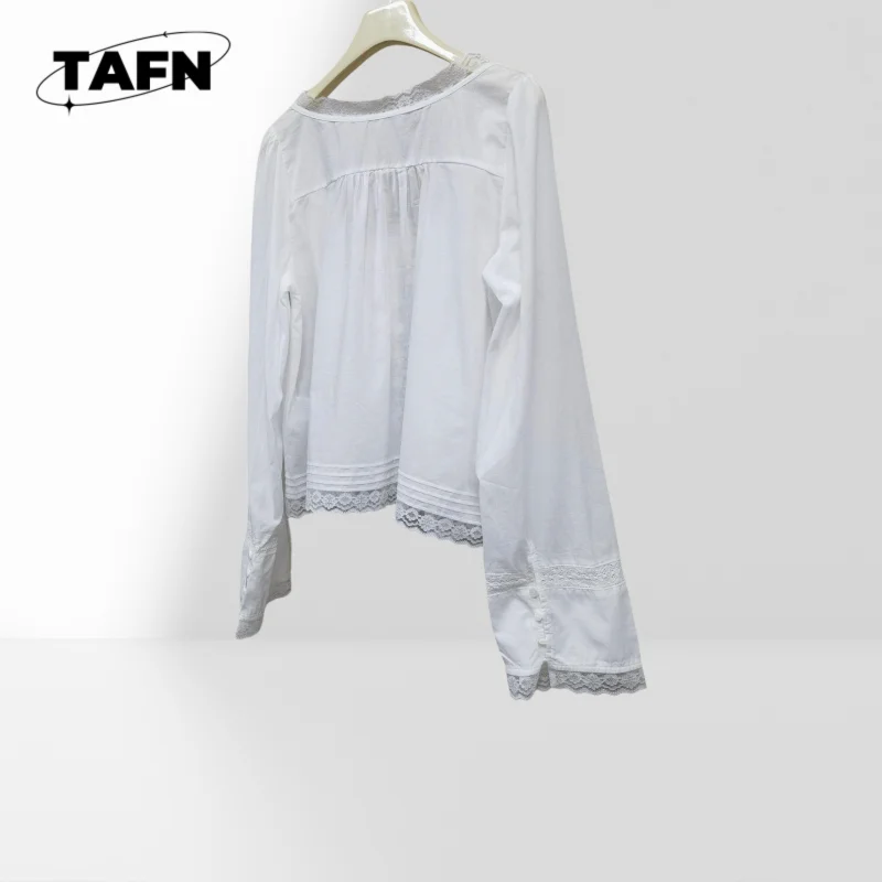 الفرنسية أنيقة 25 أوائل الخريف الدانتيل قطع الكشكشة عطلة نمط أعلى كبير U الرقبة طويلة الأكمام قميص شارع العليا AG1530