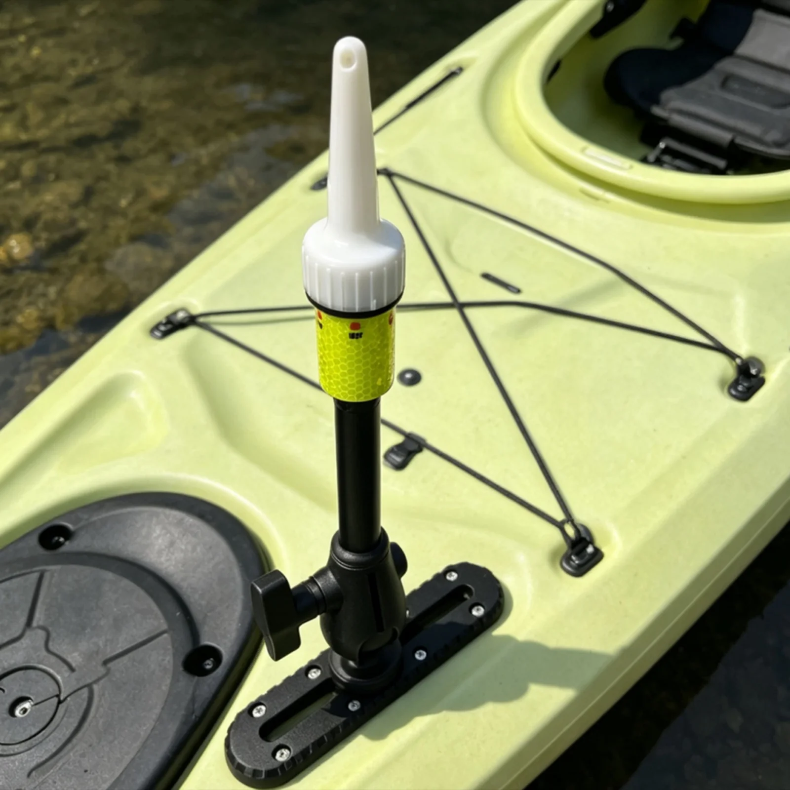 Kayak Light Portable 360 Degrees Kayak Accessories with Pole Kit Navigation Light Rail Mount for Canoe Night Kayaking Paddling