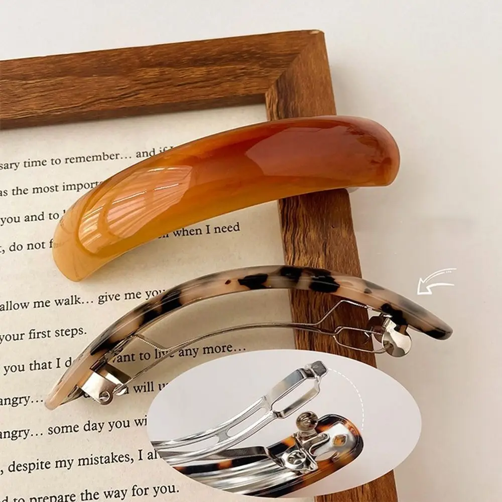 

Cute Elliptical Leopard Print Hair Clip PVC Arc Spring Clip Geometric Grab Clip Large Hairpin Girl