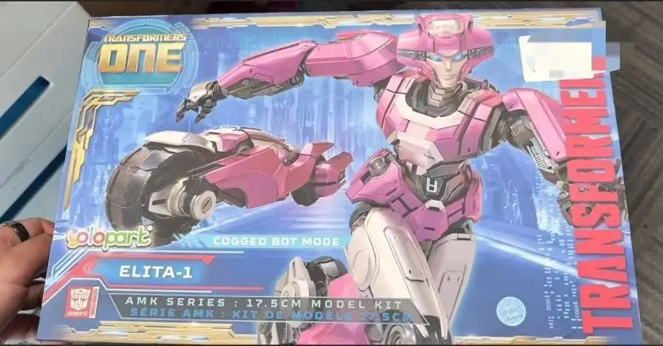 ELITA-1 Arcee ELITA 17.5cm Transformers ONE Zębaty Robot Model do Składania Figurki Akcji Zabawki Roboty Nowy Produkt