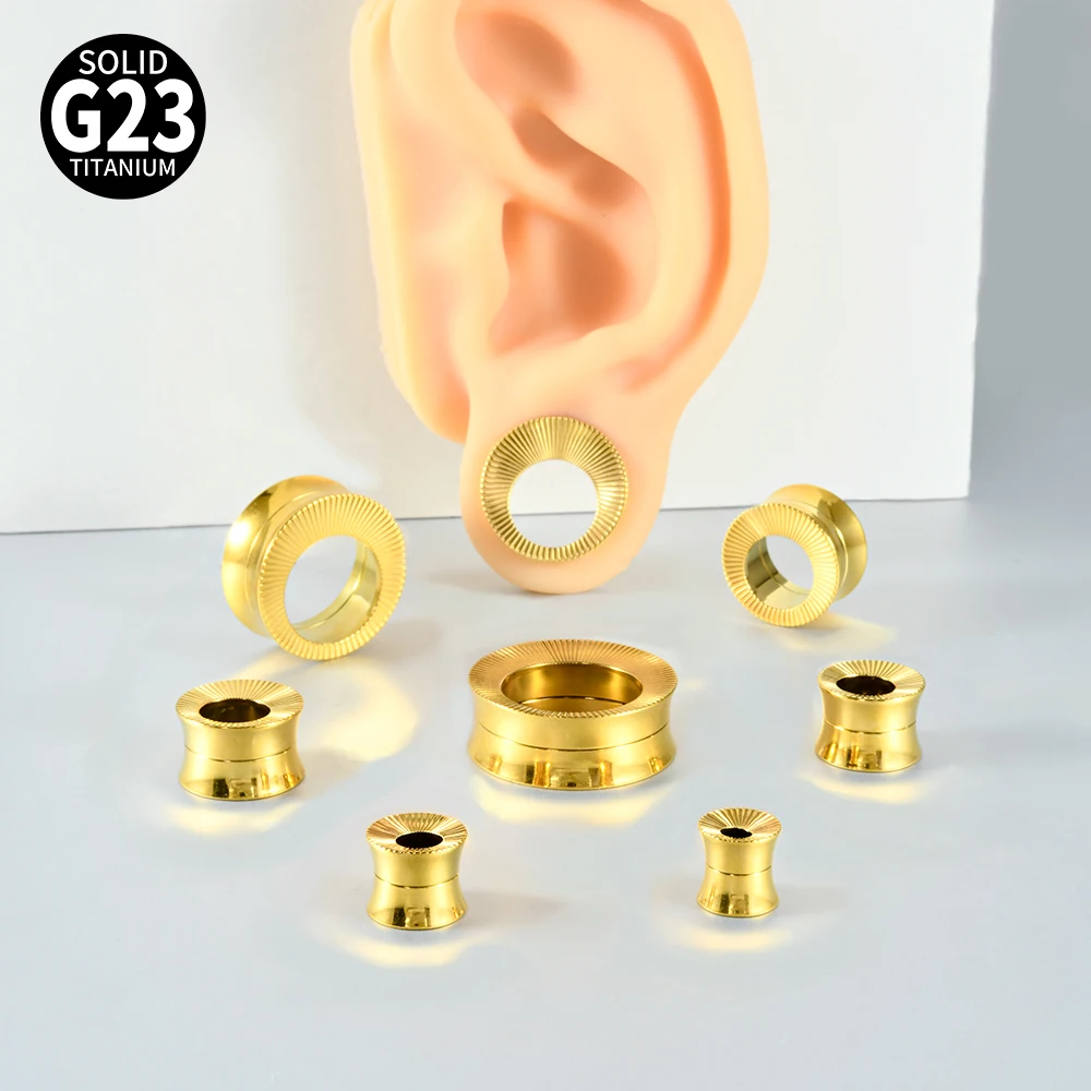 2/1PCS 18K Golden Plated G23 Implant Titanium Round Engraved Pattern Ear Tunnel Plug Ear Gauge Waist Expansion Stretchers Saddle