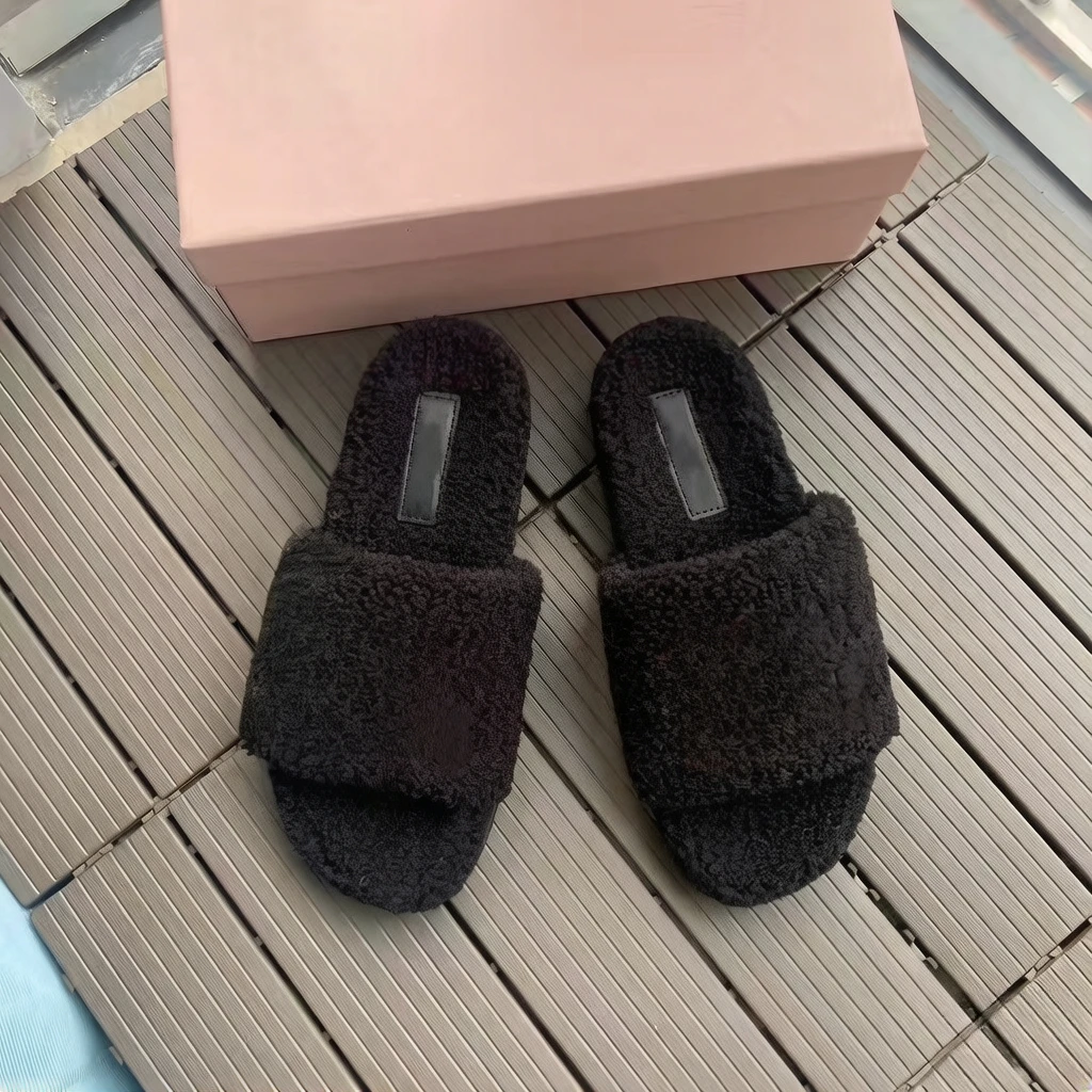 

2026 Fall Winter New Women's Faux Fur Thick Sole Slides Sheepskin Fluffy Slippers Outdoor Casual Warm Snow Boots Trendy