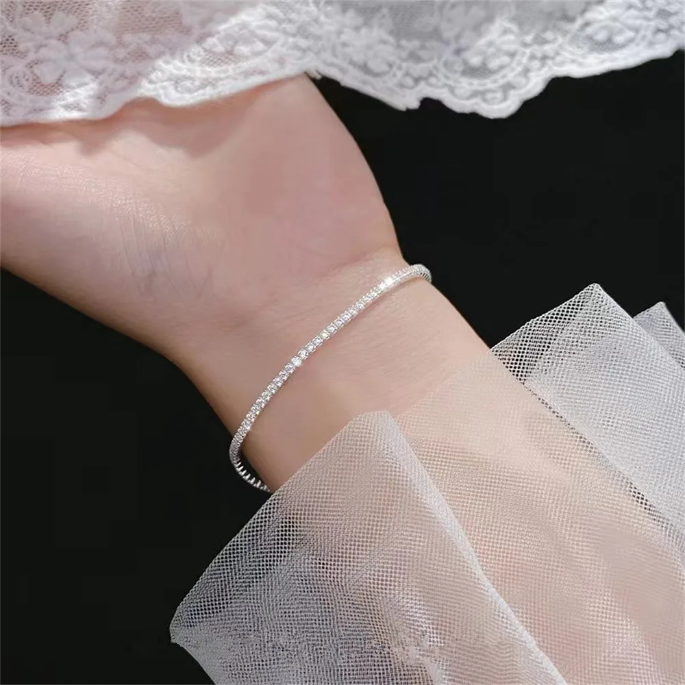 Wu\'s 2022 New Sparkling  Gypsophila Bracelet Female Simple Student Cold Wind Niche Simple Personality Design Hand catenary