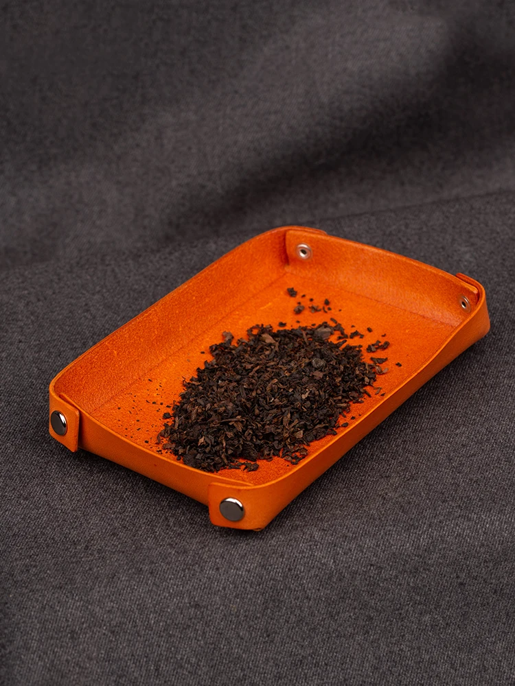 

One Leather Portable Snap Button Waking Straw Tray, Cut Tobacco Running Wet Cowhide Square Tray, Entrance Storage Tray
