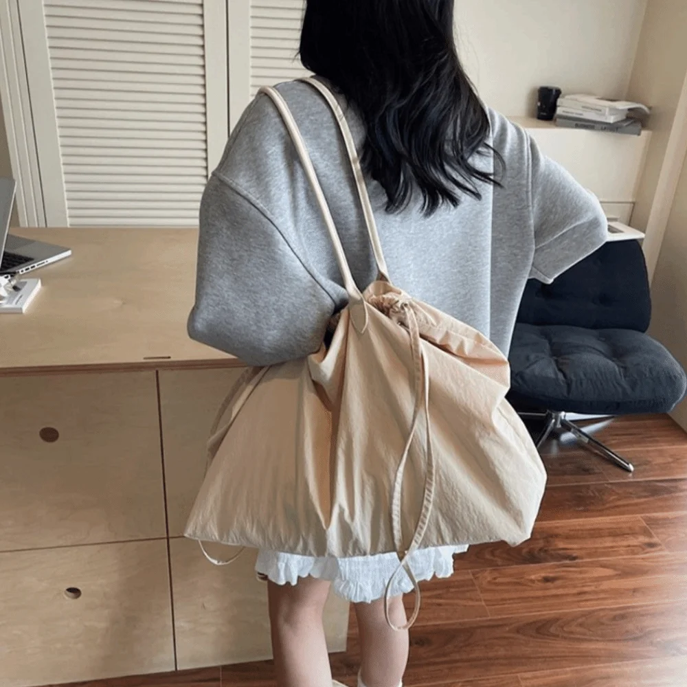 Borsa tote in nylon tinta unita semplice Borsa versatile di grande capacità con coulisse Borsa da donna casual leggera da donna