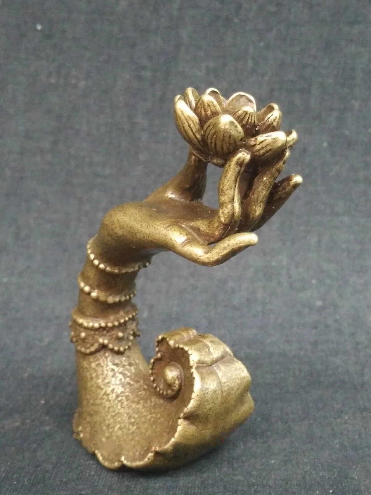 

Chinese Rare Collection Bronze Carving Lotus Hand or Incense Seat Decoration