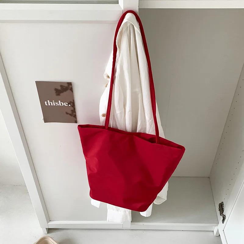 Leisure Minimalist Women Shoulder Bag New Large Capacity Niche Design Nylon Handbag Fashion Versatile Bucket Underarm Tote Bag