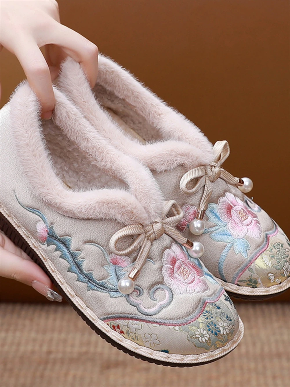 1 pair New Warmth Women Winter Plush Thickened Shoes Lady Antique Embroidery Non-slip Soft Sole Shoe Hanfu Accessories Girl Gift