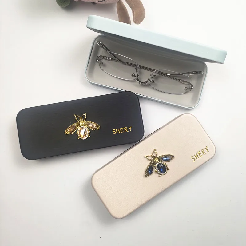 

Inlaid diamond bee Pattern Women's Portable Hard Eyeglass Case Steel Leather Reading Glasses Box Spectacle Holder
