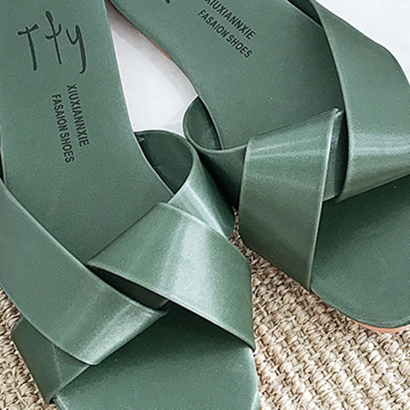 Summer Simple Sandal And Slipper Cross Flat Slipper Candy-Colored Slipper Women Summer Fashion Outer Wear Slipper Beach High-end