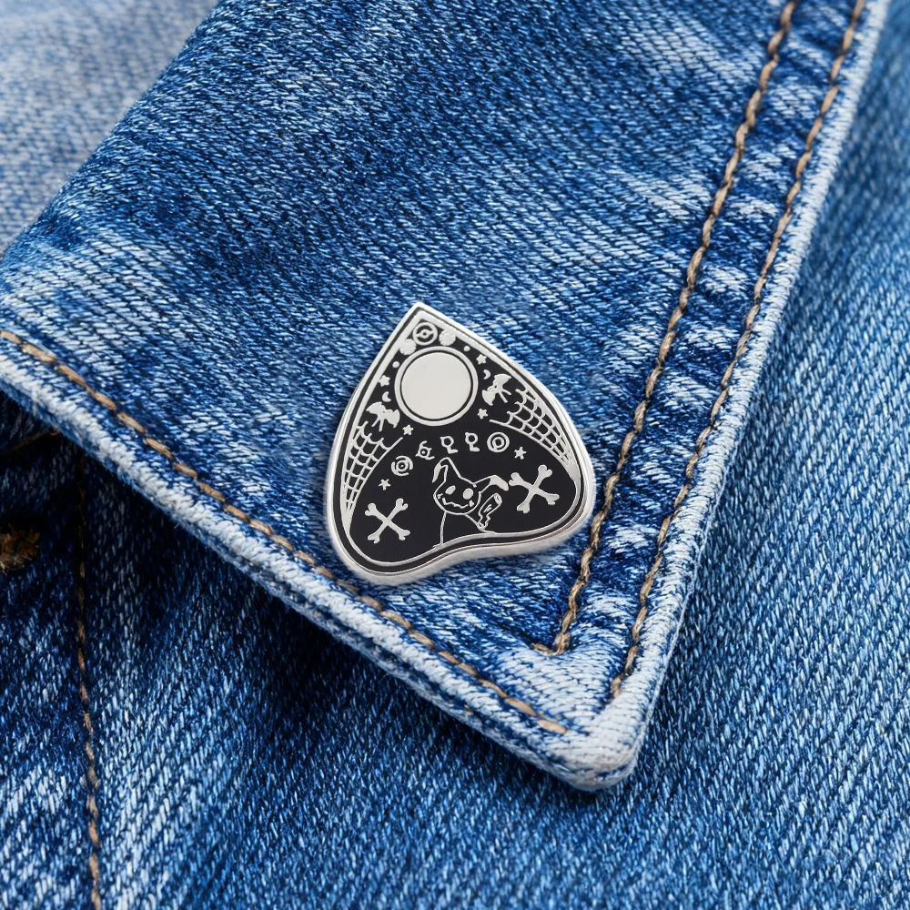 Magisches Ouija-Brett Cartoon-Emaille-Brosche Geister Halloween-Geister-Pin Abzeichen für Spielfans Niedliche Horror-Accessoires – Detail 18